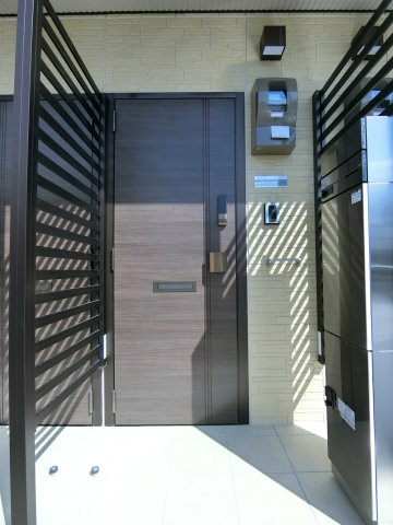 プレシャスの玄関