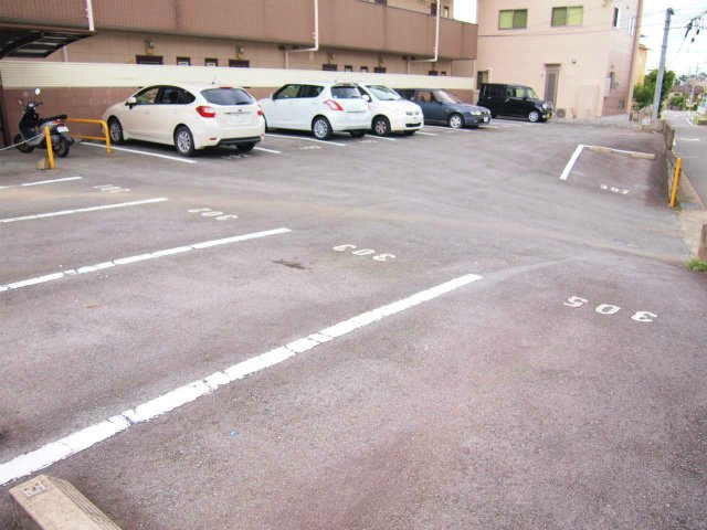 ライフコート御井【キャッシュバック対象物件】の駐車場