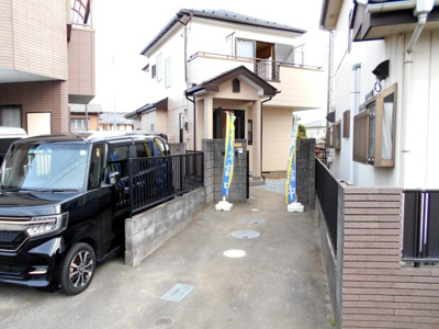 【駐車場】 | 中古　伊奈町　大針おおばり　全1棟　1号棟 | ・伊奈中央駅徒歩14分・駐車場1台・南向き・４LDKとワイドバルコニー・リフォーム済・住むだけ・