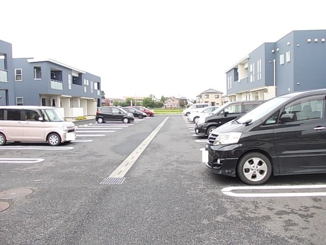 アーバンコートBの駐車場