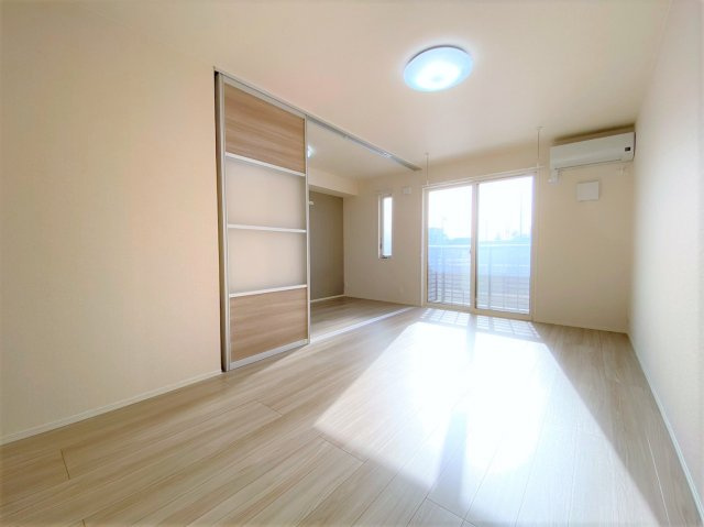 プレザントハウスM8の居間・リビング