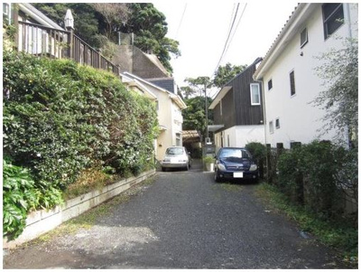 【前面道路含む現地写真】 | 鎌倉市材木座４丁目　戸建