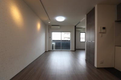 【居間・リビング】 | M+FLATS