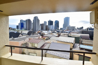 【展望】 | バルコニーからは開放的な景色が眺められます。