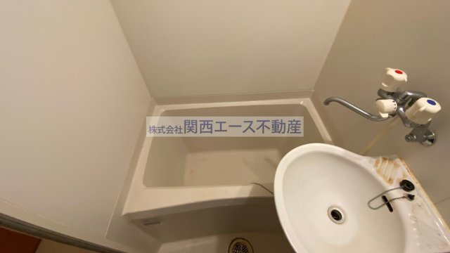 【浴室】 | レオパレスルサルカ