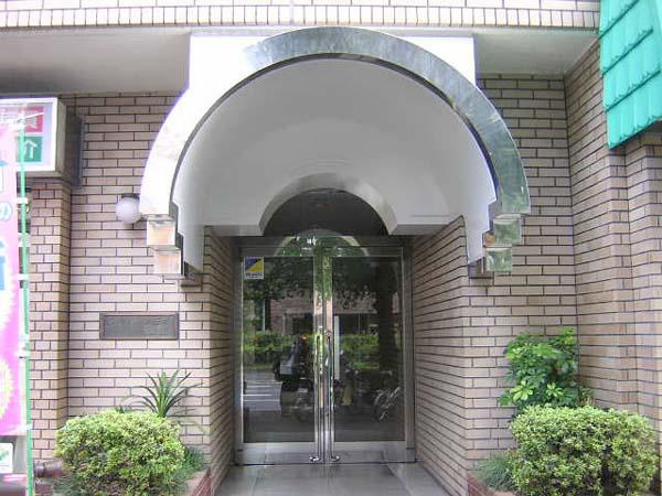 シルバープラザ白山の外観