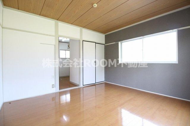 ガーデンNMの居間・リビング