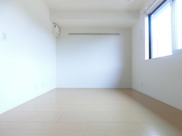 サウスメゾンジャスミンの寝室