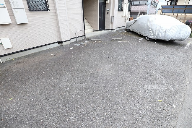 ヴィレッジフフの駐車場