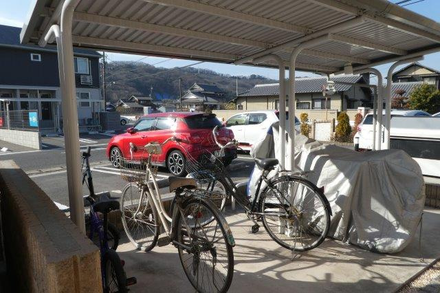 倉敷市吉岡のアパートのその他共用部分|自転車置き場
