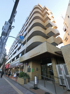 【外観】 | 総戸数51戸、1985年11月築のマンションです。
専有面積40.95平米、2DKのお部屋となります。