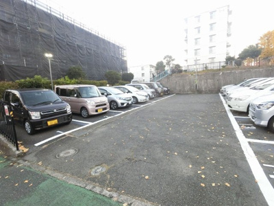 【駐車場】 | 磯子レインボーハイツ3-3号棟 | 平置き駐車場です。