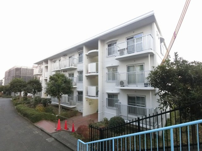 【外観】 | 磯子レインボーハイツ3-3号棟 | 総戸数383戸、1982年3月築のマンションです。
専有面積72.85平米、3LDKのお部屋となります。