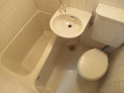 【浴室】 | メゾン朝日八戸ノ里（八戸ノ里賃貸） | お風呂で日々の疲れを落としましょう