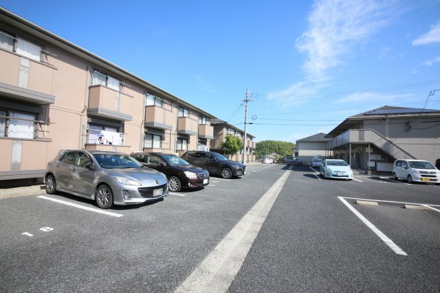 リビングタウンかじま台Ⅱ　C棟の駐車場