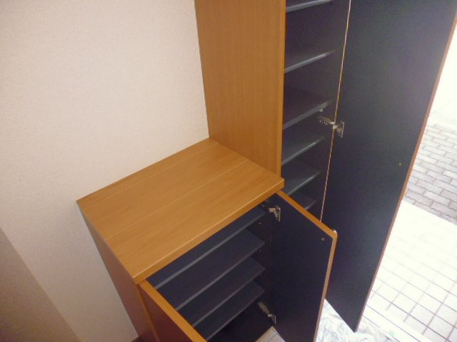 Ｃｒｅｓｔａｌｌ　ブルーベリーの玄関|シューズボックス