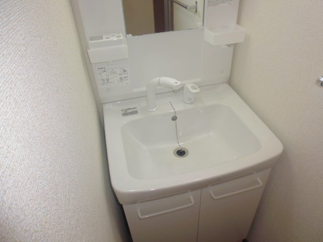 Ｃｒｅｓｔａｌｌ　ブルーベリーの洗面所|洗髪洗面化粧台