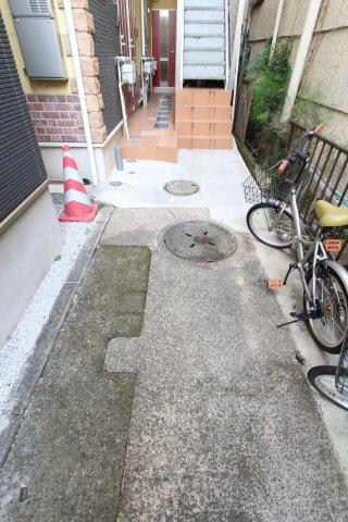 ユナイト高田ランペドゥーサのエントランス|同タイプ参考写真です。