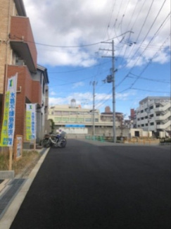 【前面道路含む現地写真】