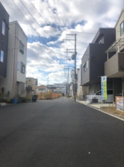 【前面道路含む現地写真】