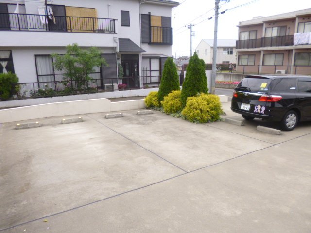 ヴァンヴェールの駐車場