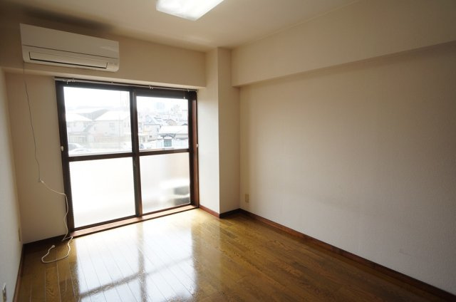 【子供部屋】 | トラパレス | 2階6帖子供部屋