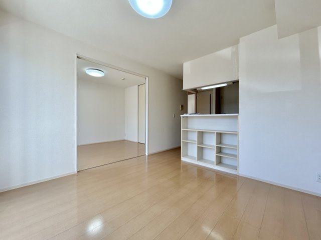 【居間・リビング】 | セジュール四季B棟 | ※同物件　別部屋写真です。