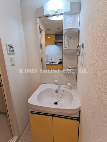 LaJolla西天満の洗面所|忙しい朝には欠かせない洗面所です