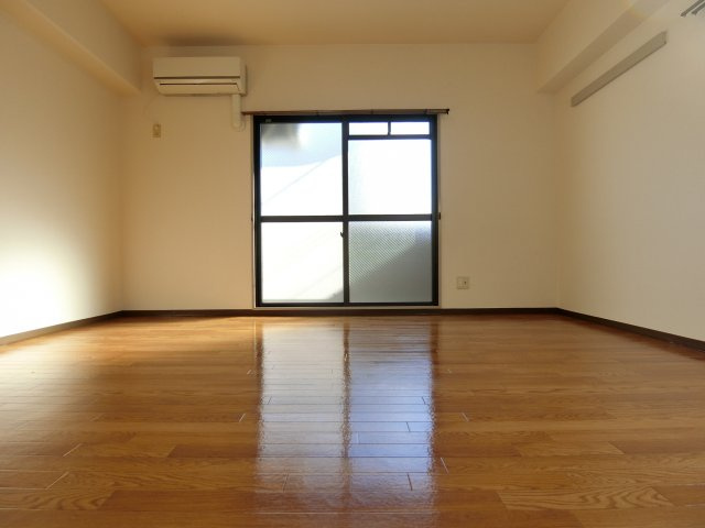 ピソ・デ・ホベンの洋室