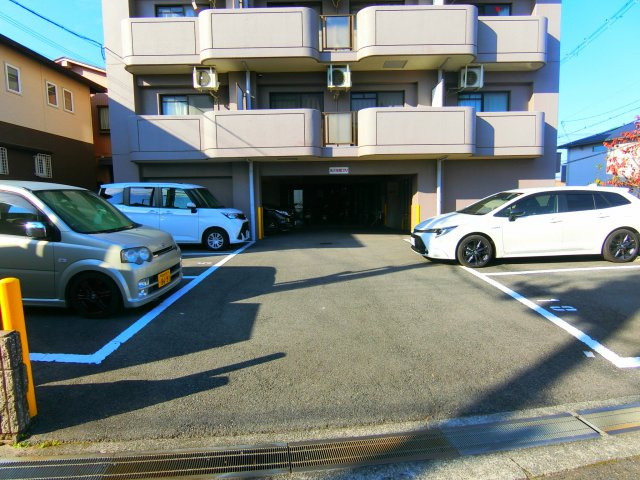 ピソ・デ・ホベンの駐車場