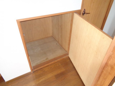 【その他】 | 佐藤貸住宅 | 階段下収納