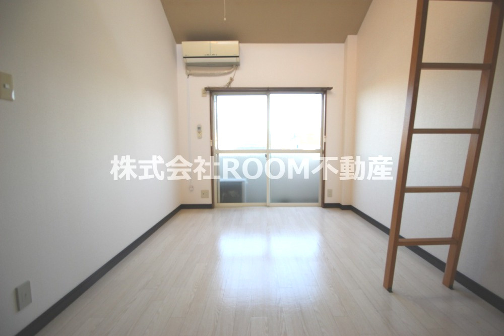 メイプルコート広原の居間・リビング|ゆったりとした居間です