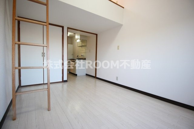 メイプルコート広原の居間・リビング|使いやすい居間です