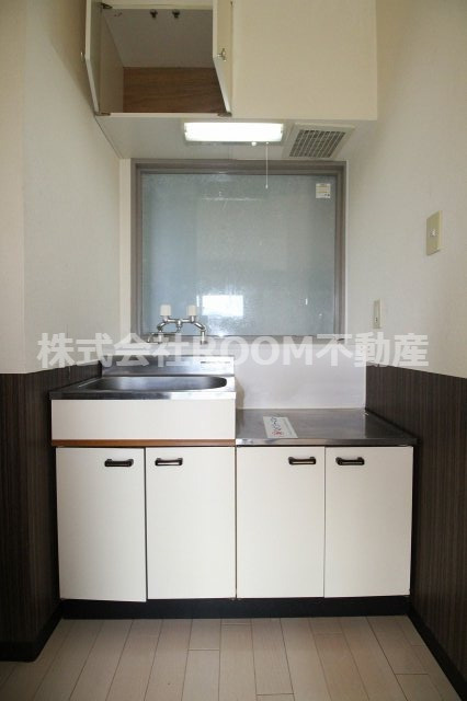 センチュリー21神之山のキッチン|お料理しやすいキッチンです