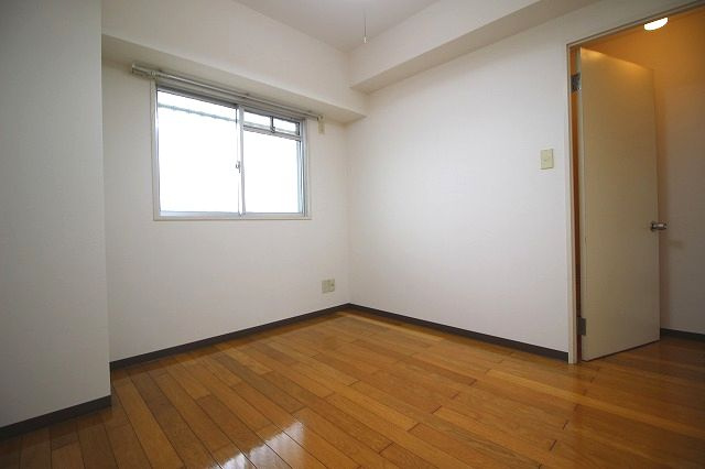 アーバンハイツ上町の洋室|広々とした洋室です