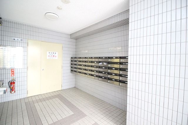 アーバンハイツ上町のエントランス|落ち着いたエントランスです