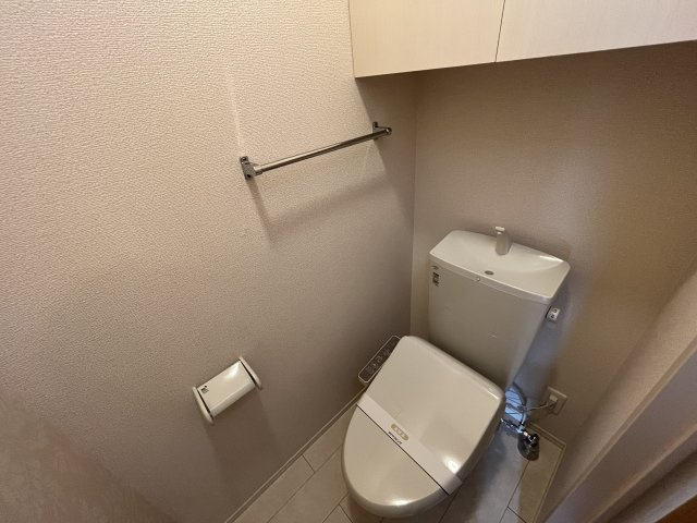 アインス B棟のトイレ|温水洗浄便座