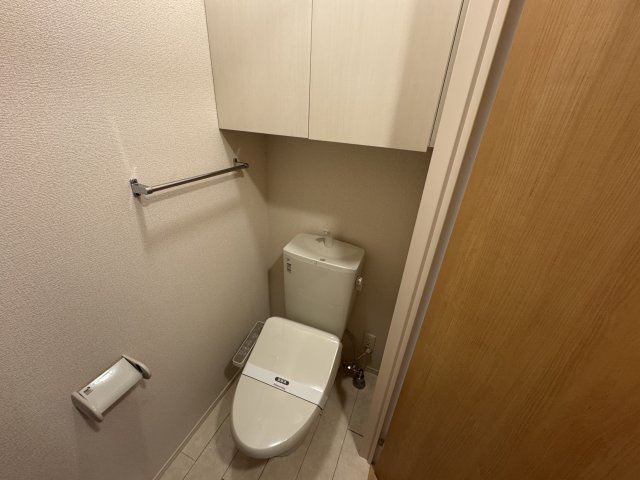 アインス B棟のトイレ|温水洗浄便座