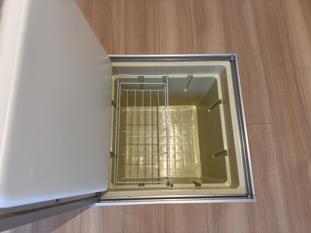 アインス B棟のその他|床下収納