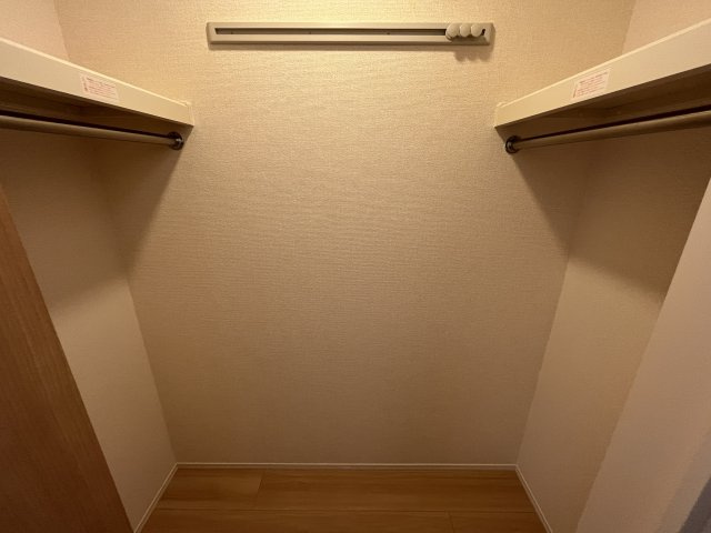 アインス B棟の収納|ウォークインクローゼット