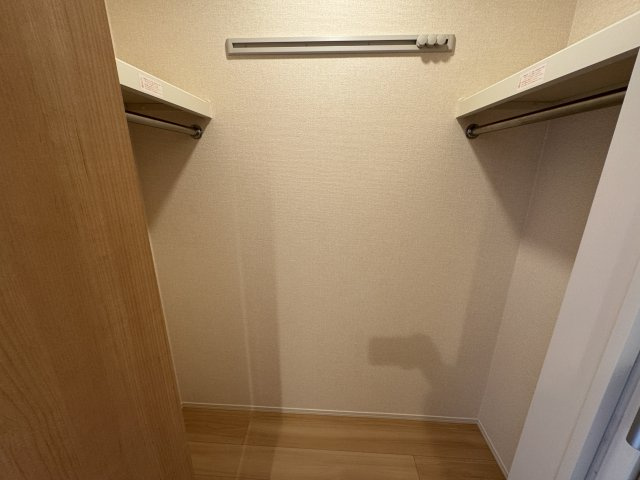 アインス B棟の収納|ウォークインクローゼット
