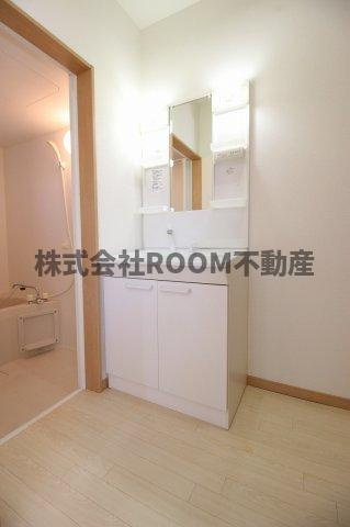 ラパン郡元の洗面所|ゆったりとスペースのある洗面所