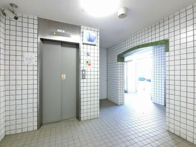 【その他共用部分】 | コープ保土ヶ谷D棟 | お買い物時やベビーカーの出し入れに便利なエレベーター付です。