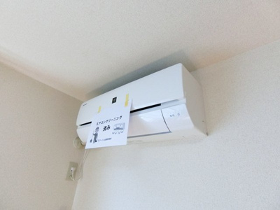 【設備】 | グランメール | 暑い夏や寒い冬に大活躍のエアコン付きです☆冷暖房完備で1年中快適に過ごせます♪