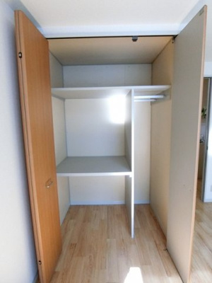 【収納】 | グランメール | 洋室6.4帖のお部屋にあるクローゼットです♪大切なお洋服もしわにならないようにハンガーがけができます☆
