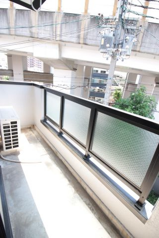 【バルコニー】 | サンロイヤル文の里 | ベランダです