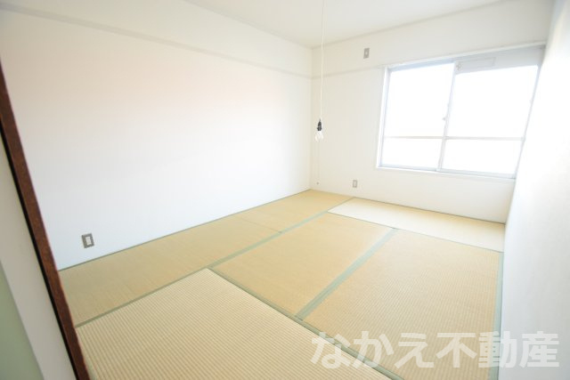 【寝室】 | 落ち着いた色調の寝室です