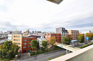 【展望】 | バルコニーからは開放的な景色が眺められます。