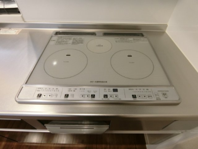 ビューコートのキッチン|イメージ103号室の写真（反転あり）