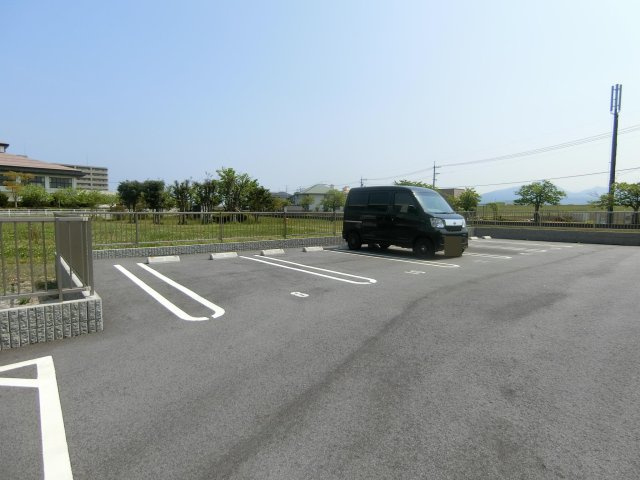 ビューコートの駐車場